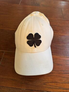 Men's Cream Baseball Cap with Black Clover Patch
